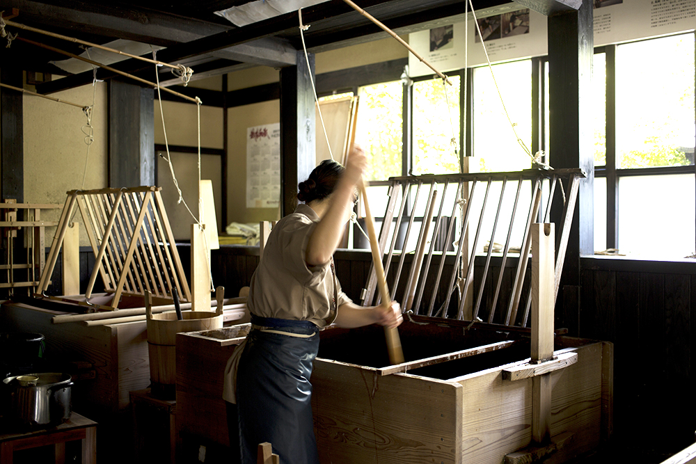 伝統工芸士について - 越前和紙の里/福井県越前市